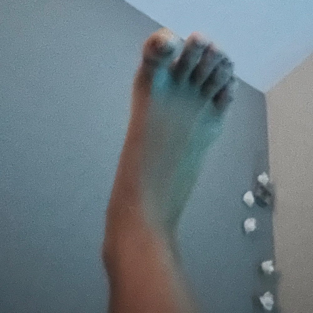 FEET PIC FOR 10 DOLLARS